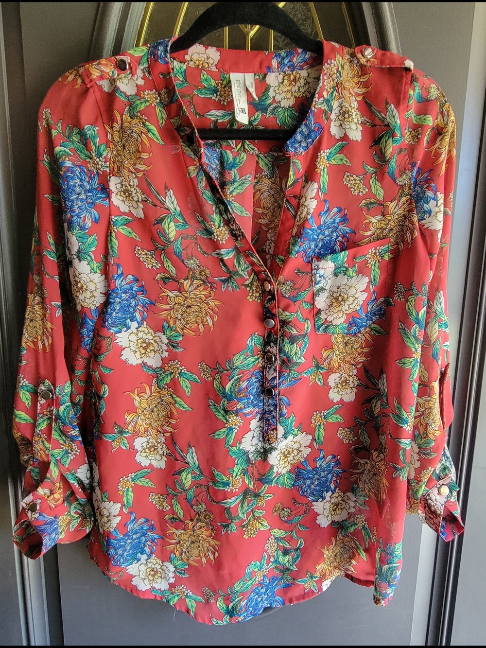 Pink Owl Red Floral Button-Front Split V-Neck Blouse, Button Sleeves, size small